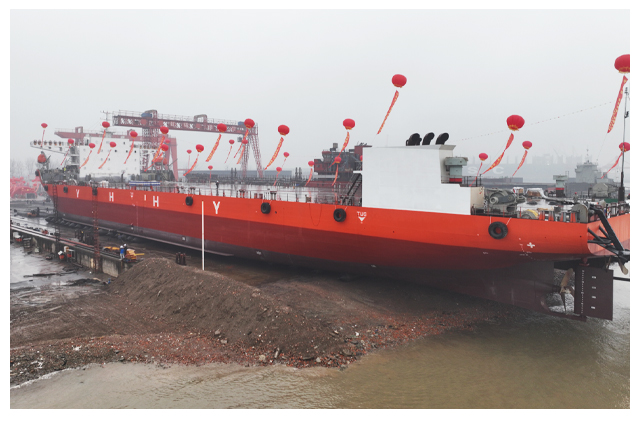 02.22000DWT Lancement de la barge LCT-2
