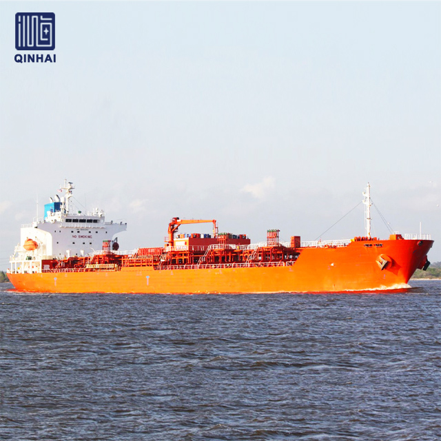 Le chantier naval a personnalisé les pétroliers 3000dwt avec une grue à huile