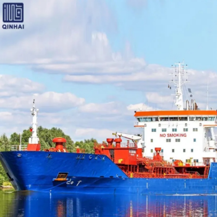 Comment les pétroliers minimisent-ils les risques lors du transport océanique de pétrole brut ?