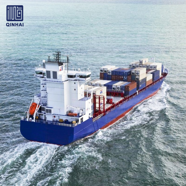 Navire porte-conteneurs de transport marin ultra grand